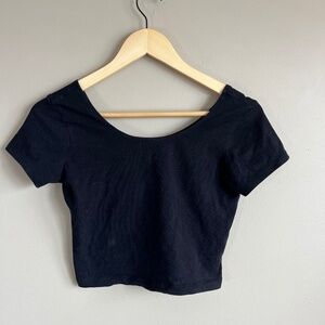 ⚠️CLEARANCE $5⚠️ Plain Black Crop T-shirt